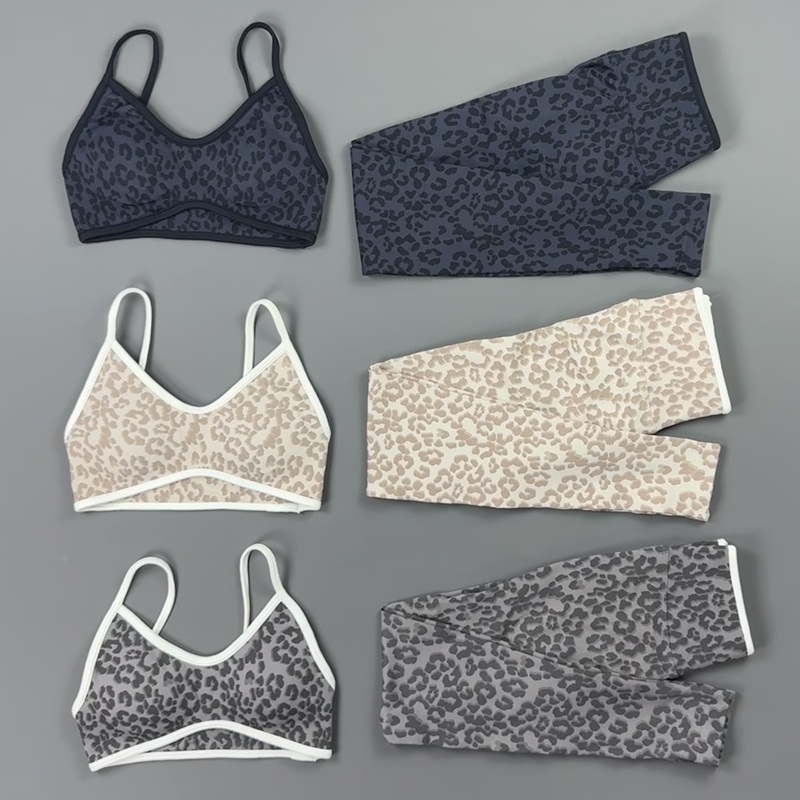 Pilates Yoga Fit - 2 Set Pakaian Yoga Wanita Motif