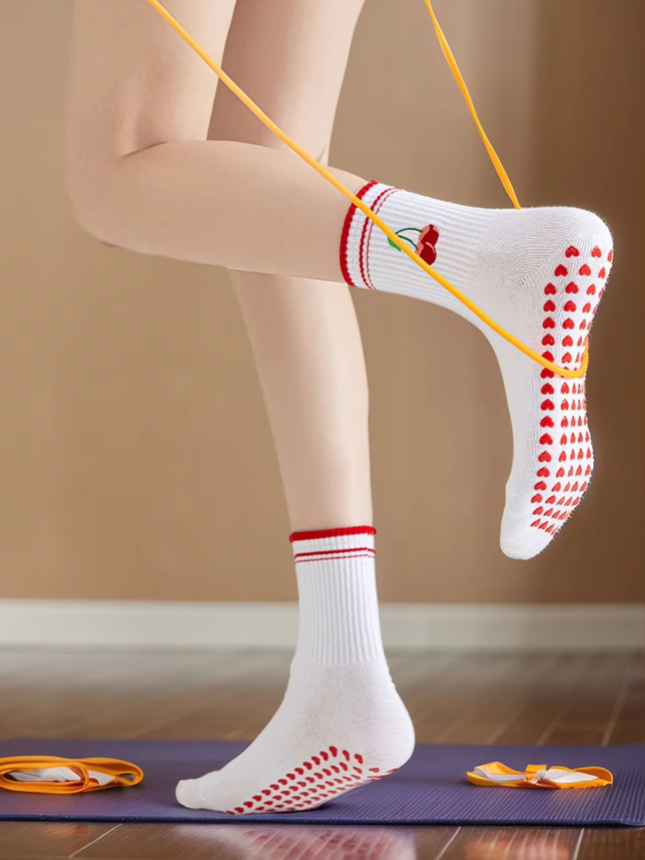 1 Pasang Kaus Kaki Yoga Profes - Pilates & Yoga Wohlfühlen Forchheim ulasan dan harga